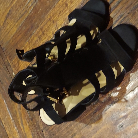 011,Comfort Est.1946 Sandals heels color black 🖤 - Picture 11 of 12